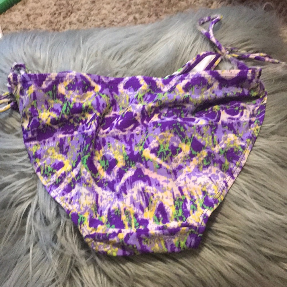 Bikini - Picture 4 of 4